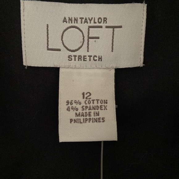 LOFT Black Button Down, Belted, Long Sleeve w/ Stretch Top Size 12 - Picture 3 of 9